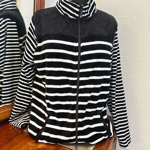 Onque Casuals  Black and White Striped Velour Jacket. . NWTGS.